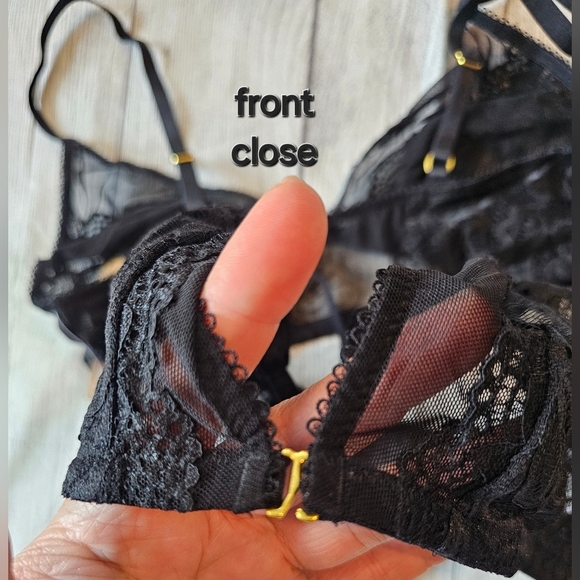 Shimera Size Sm• Lot of 2 Black Lace front close Unlined Wireless Bralettes NWT - Picture 5 of 5